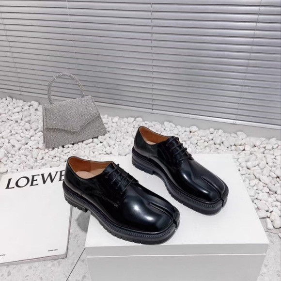 Loewe Shoes - Loewe Glossy Black Women's Oxford Shoes